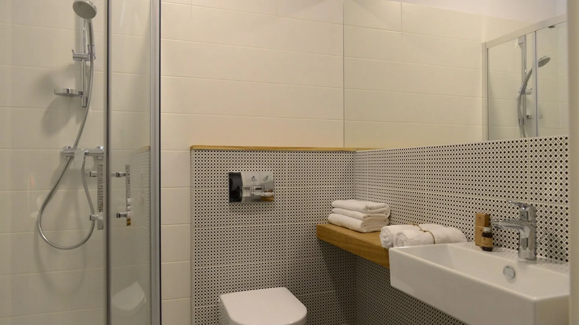 Hotel Faros Gdansk Airport